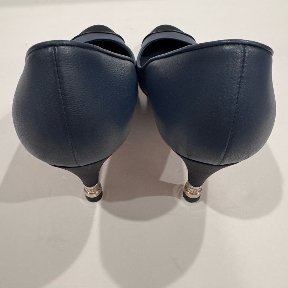CHANEL Cruise 2012 Collection Cap Toe Pumps Navy Black 38 GUC - Picture 6 of 15